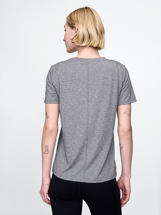 gapfit breathe t-shirt