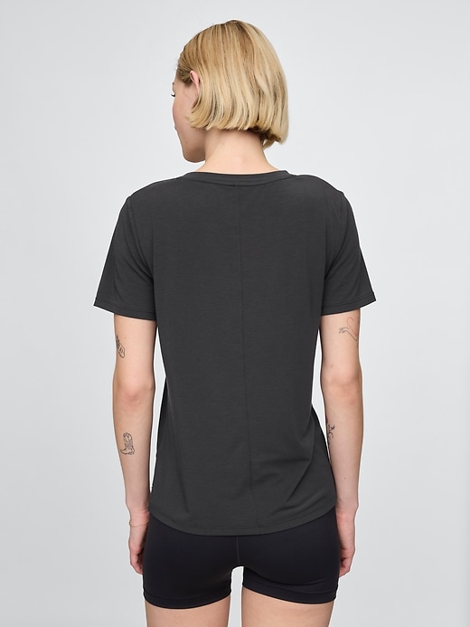gapfit breathe t-shirt