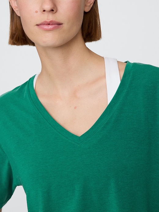 gapfit breathe v-ausschnitt crop-t-shirt