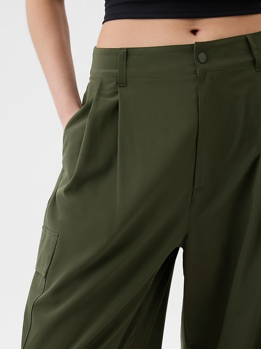 gapfit high rise runaround cargo joggers