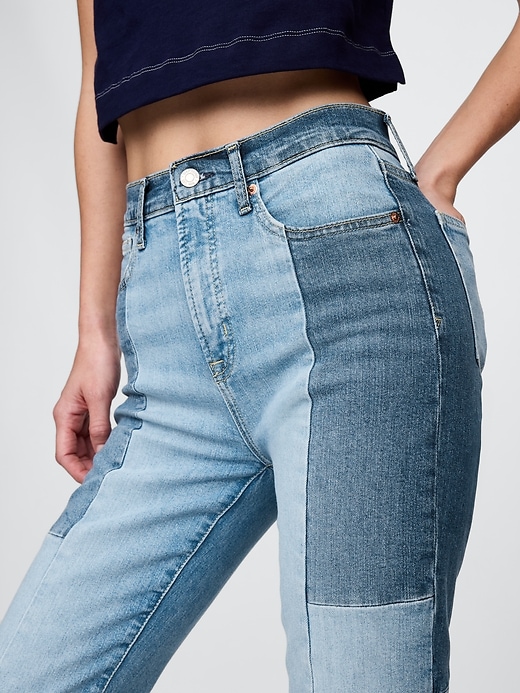 hochgeschnittene patchwork-schlagjeans im 70er-jahre-stil