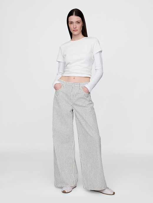 baggy jeans mit mittelhohem bund und streifen