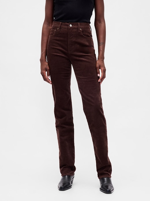 hochgeschnittene cordjeans im 90er-jahre-stil schmal geschnitten gerader schnitt