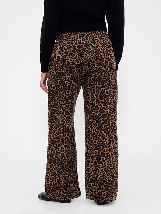 cordhose mit hohem bund und weitem bein