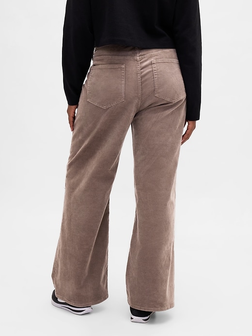 cordhose mit hohem bund und weitem bein