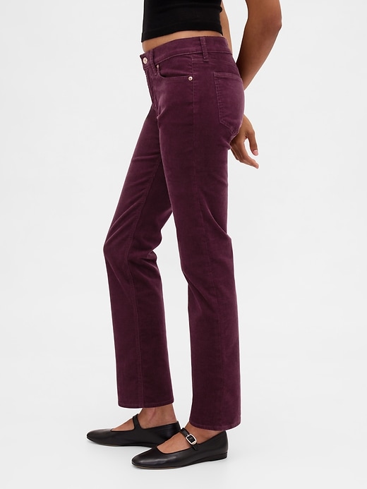 cordhose mit niedrigem bund schmal geschnitten gerader schnitt im 90er-jahre-stil