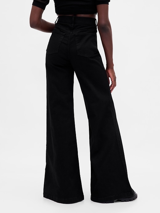 high-rise-jeans mit weitem schlag