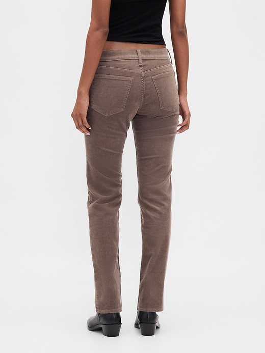 cordhose mit niedrigem bund schmal geschnitten gerader schnitt im 90er-jahre-stil