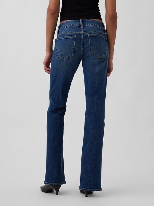 hüftjeans lang und schmal geschnitten