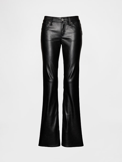 hüftig geschnittene lange und schmale hose aus recyceltem veganem leder