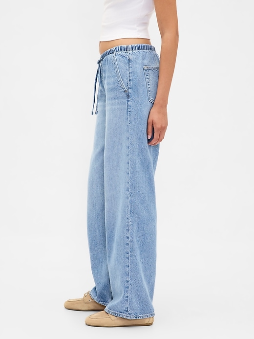 hüftjeans aus ultraweichem lockerem 90er-jahre-stil