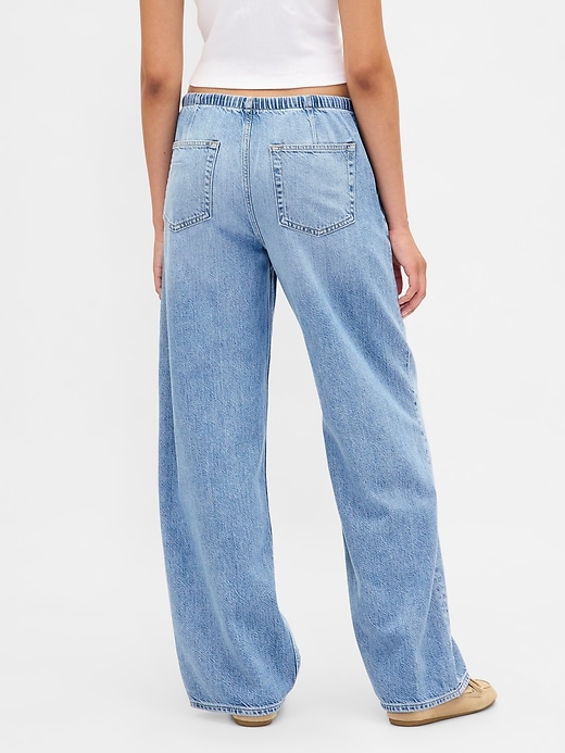 hüftjeans aus ultraweichem lockerem 90er-jahre-stil