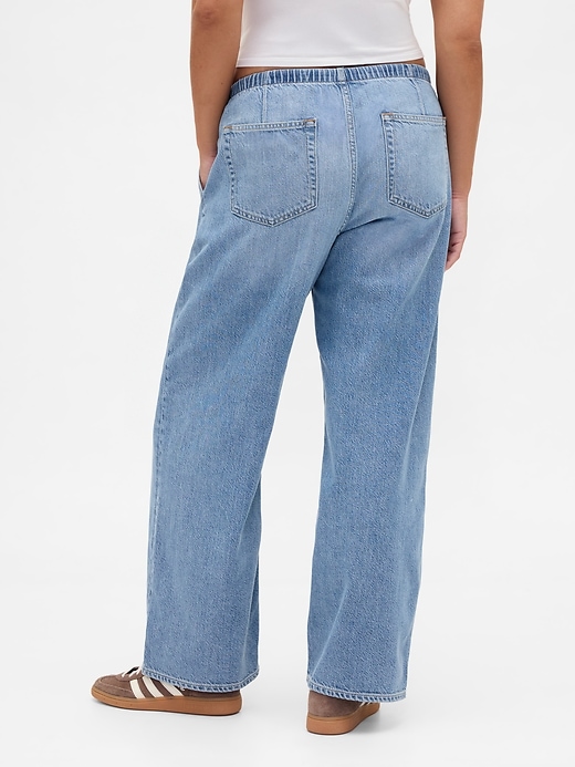 hüftjeans aus ultraweichem lockerem 90er-jahre-stil