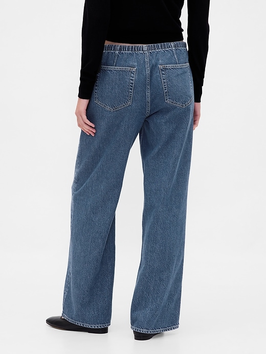 hüftjeans aus ultraweichem lockerem 90er-jahre-stil