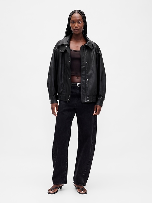 oversized-jacke aus veganem leder