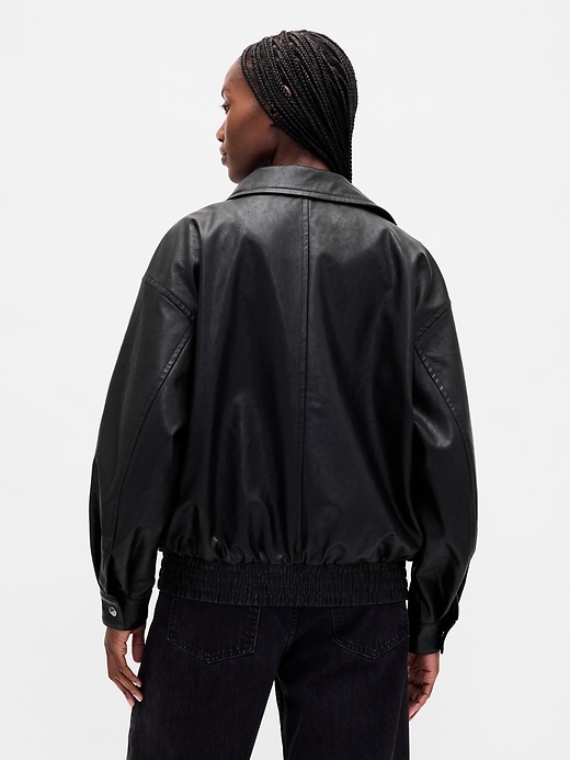 oversized-jacke aus veganem leder