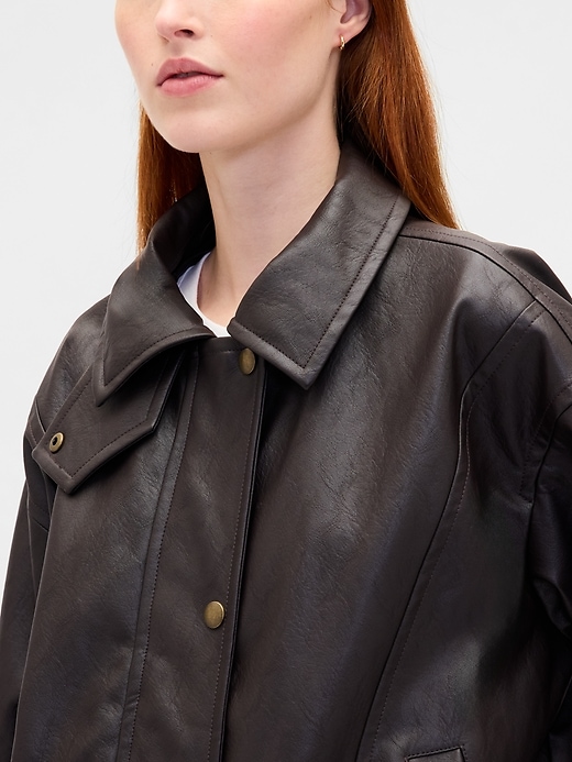 oversized-jacke aus veganem leder