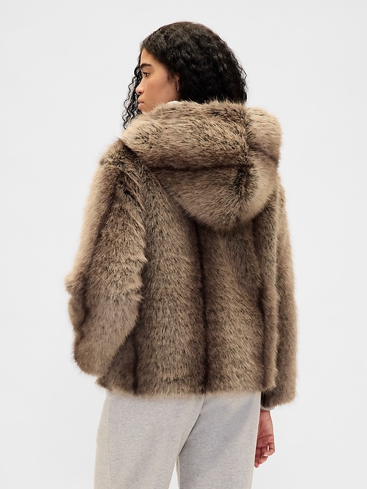 lässiger kapuzenpullover mit reißverschluss aus kunstpelz