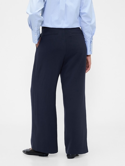 365 hochgeschnittene faltenhose