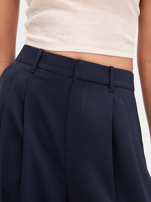 365 hochgeschnittene faltenhose