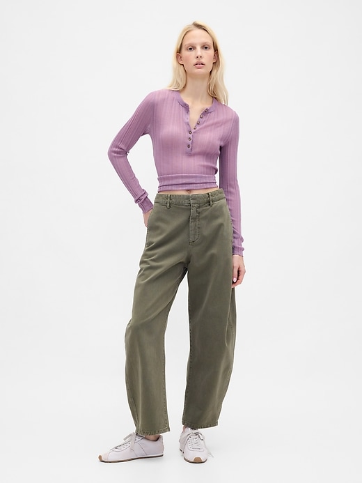 twill-hosen mit mittelhohem bund