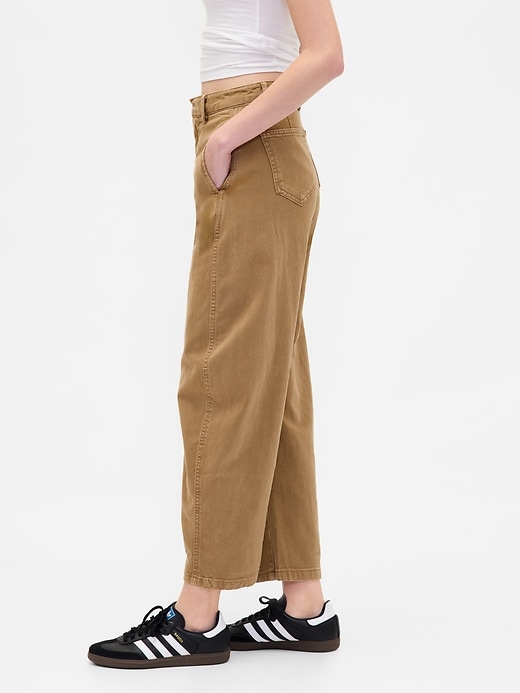 twill-hosen mit mittelhohem bund
