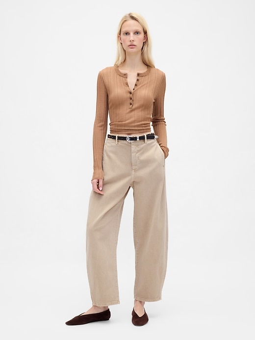 twill-hosen mit mittelhohem bund