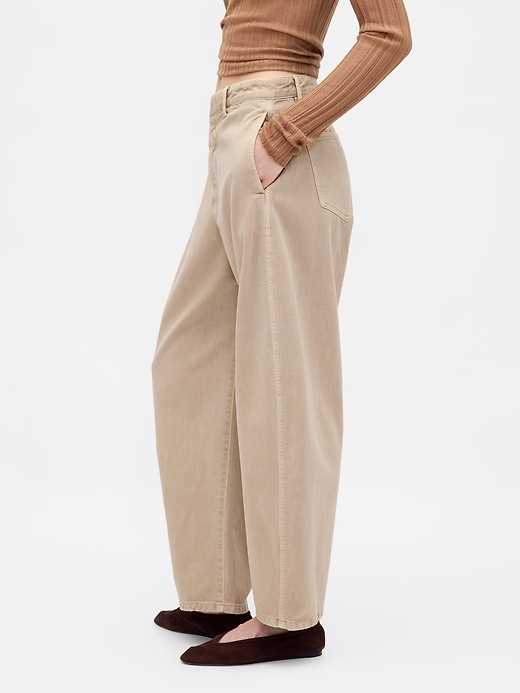 twill-hosen mit mittelhohem bund