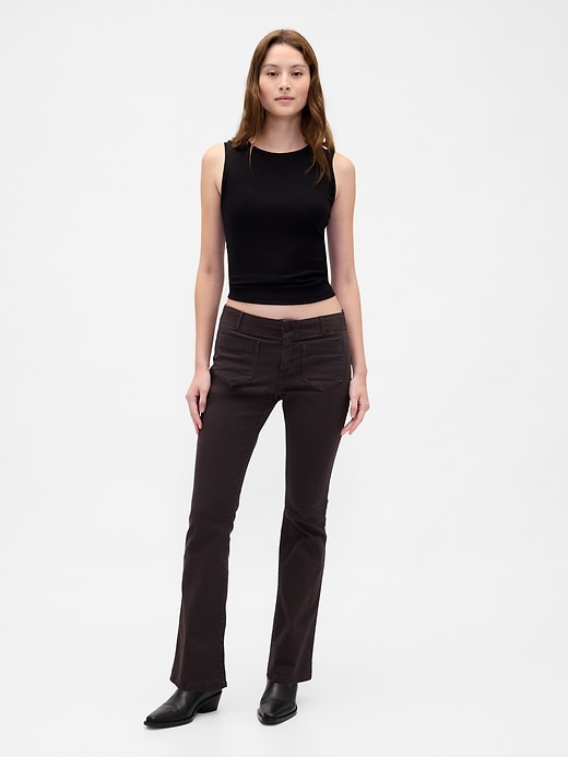 lange schmal geschnittene hose aus twill mit niedrigem bund