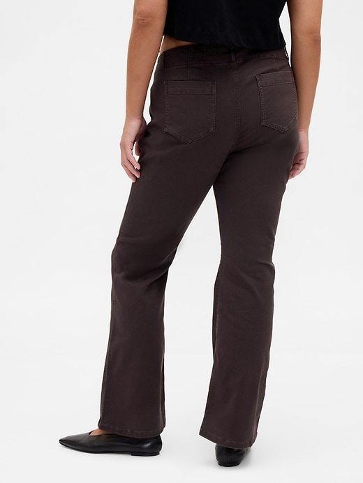 lange schmal geschnittene hose aus twill mit niedrigem bund