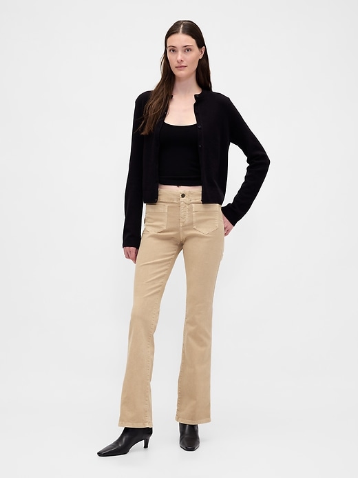lange schmal geschnittene hose aus twill mit niedrigem bund