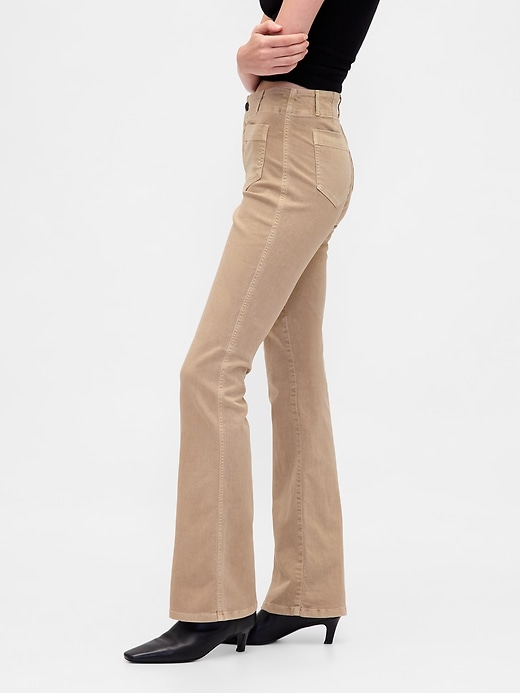 lange schmal geschnittene hose aus twill mit niedrigem bund