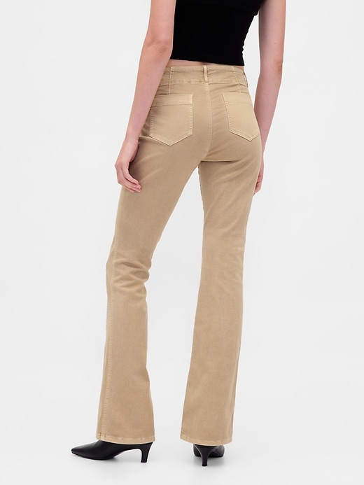 lange schmal geschnittene hose aus twill mit niedrigem bund