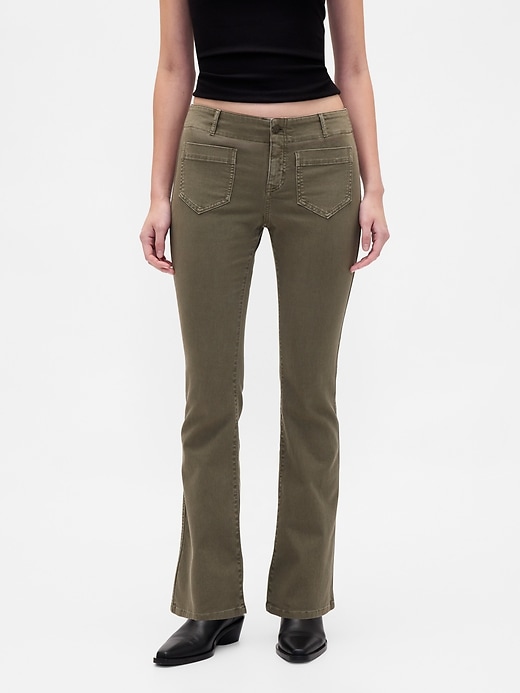 lange schmal geschnittene hose aus twill mit niedrigem bund