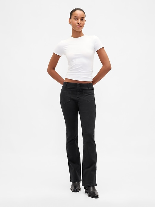 lange schmal geschnittene hose aus twill mit niedrigem bund