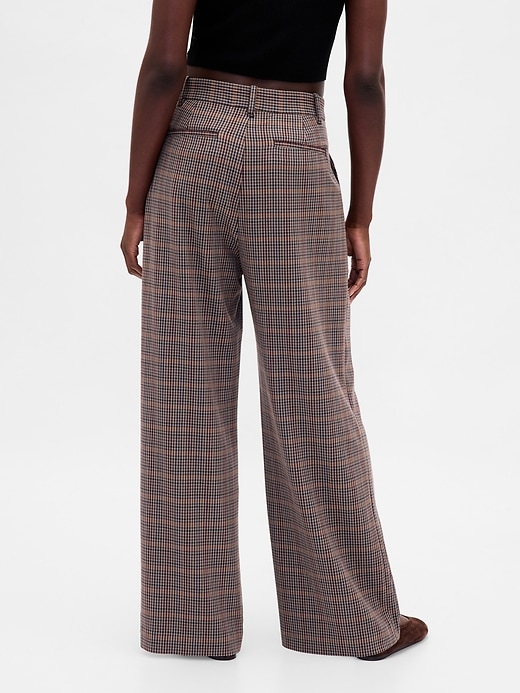 365 high rise hose aus gebürstetem twill mit falten