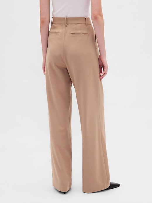 365 high rise hose aus gebürstetem twill mit falten
