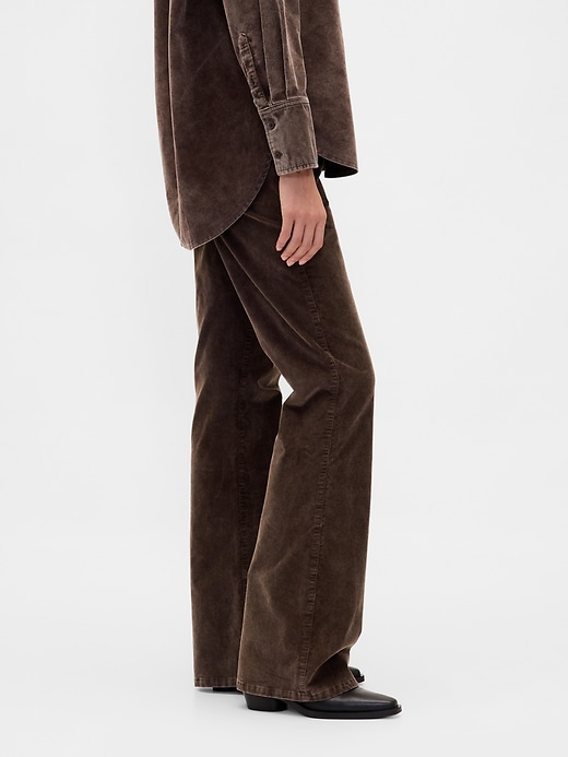 cordhose mit mittelhohem bund und schlag