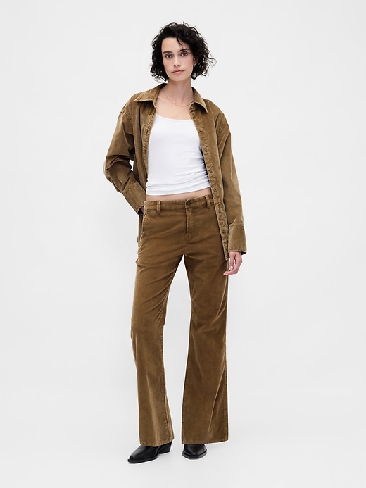 cordhose mit mittelhohem bund und schlag