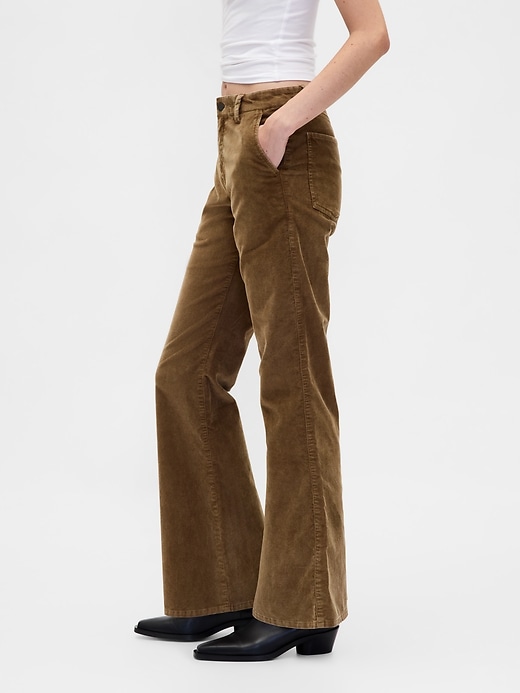 cordhose mit mittelhohem bund und schlag