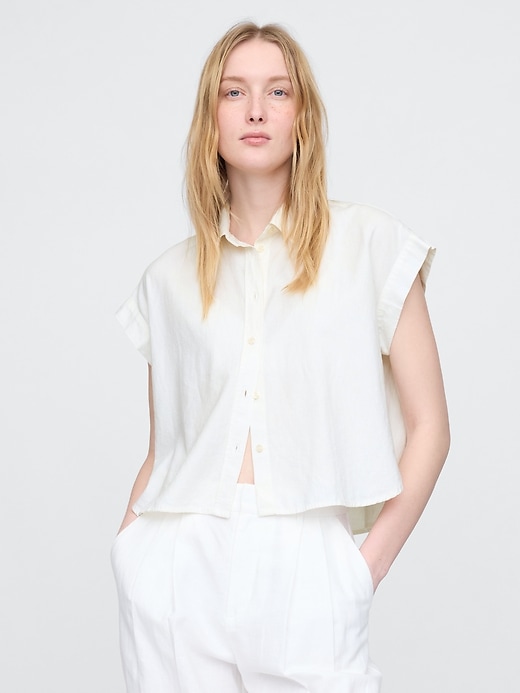 crop-shirt aus leinenmischgewebe