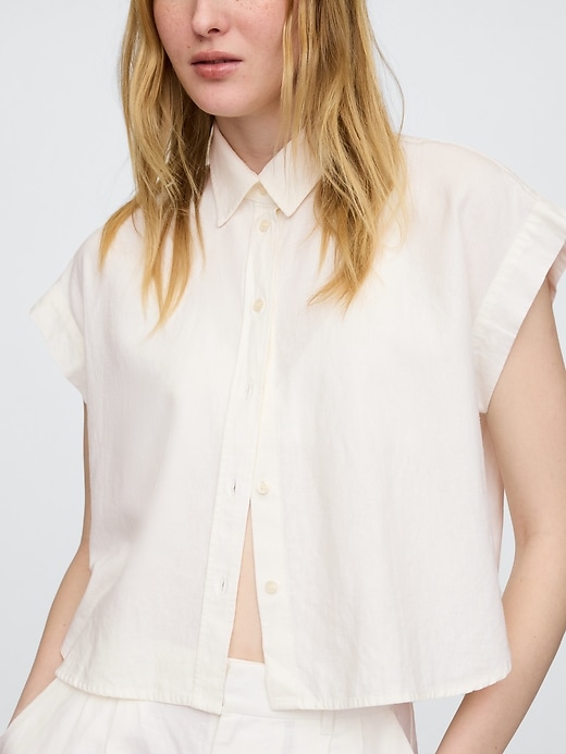 crop-shirt aus leinenmischgewebe