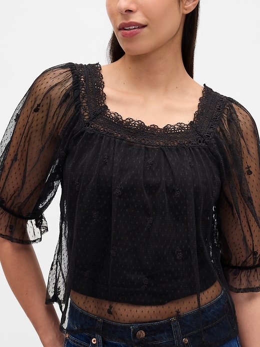 transparentes tüll-top mit stickerei