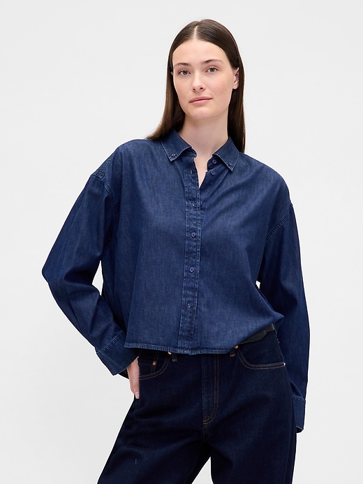 ultraweiches denim-crop-shirt mit geradem saum