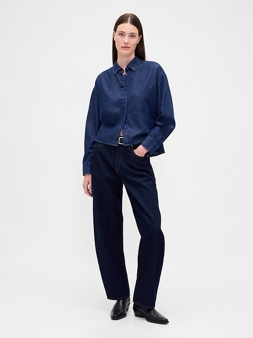 ultraweiches denim-crop-shirt mit geradem saum