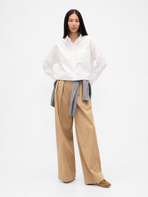 crop-shirt aus bio-baumwolle mit geradem saum