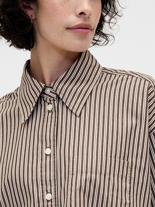 crop-shirt aus bio-baumwolle mit geradem saum
