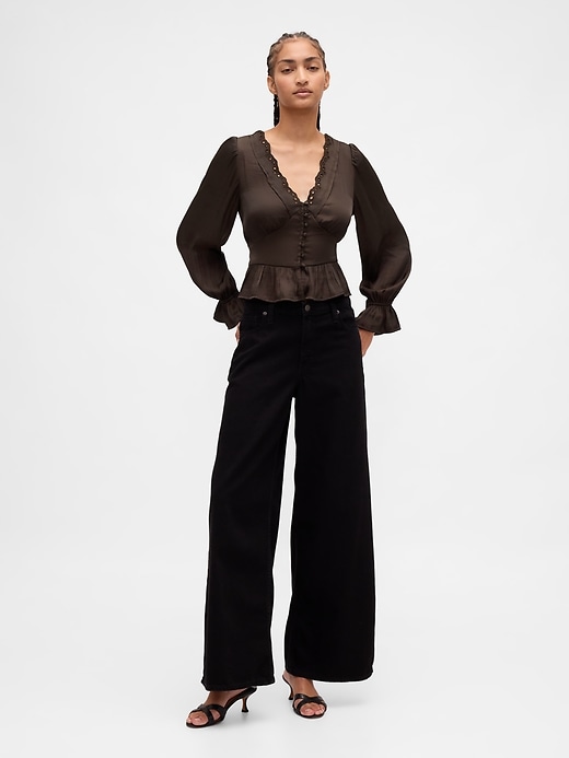 Ösen-v-ausschnitt-peplum-top