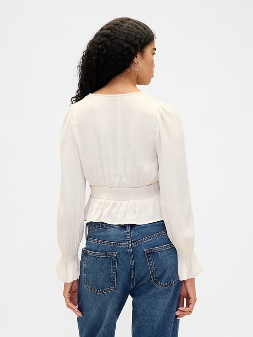 Ösen-v-ausschnitt-peplum-top