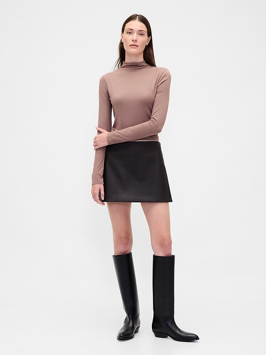 mini-skort aus veganem leder